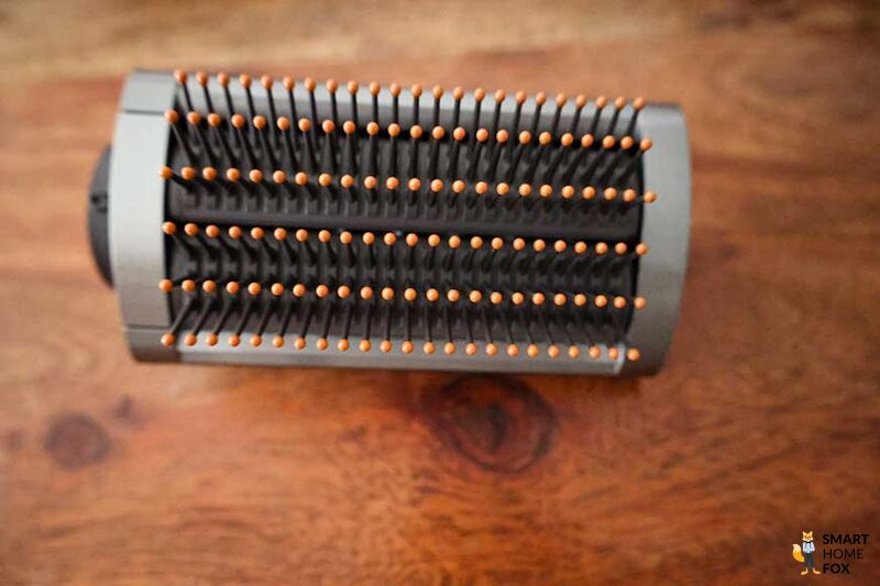 Мягкая разглаживающая щетка Dyson Airwrap.